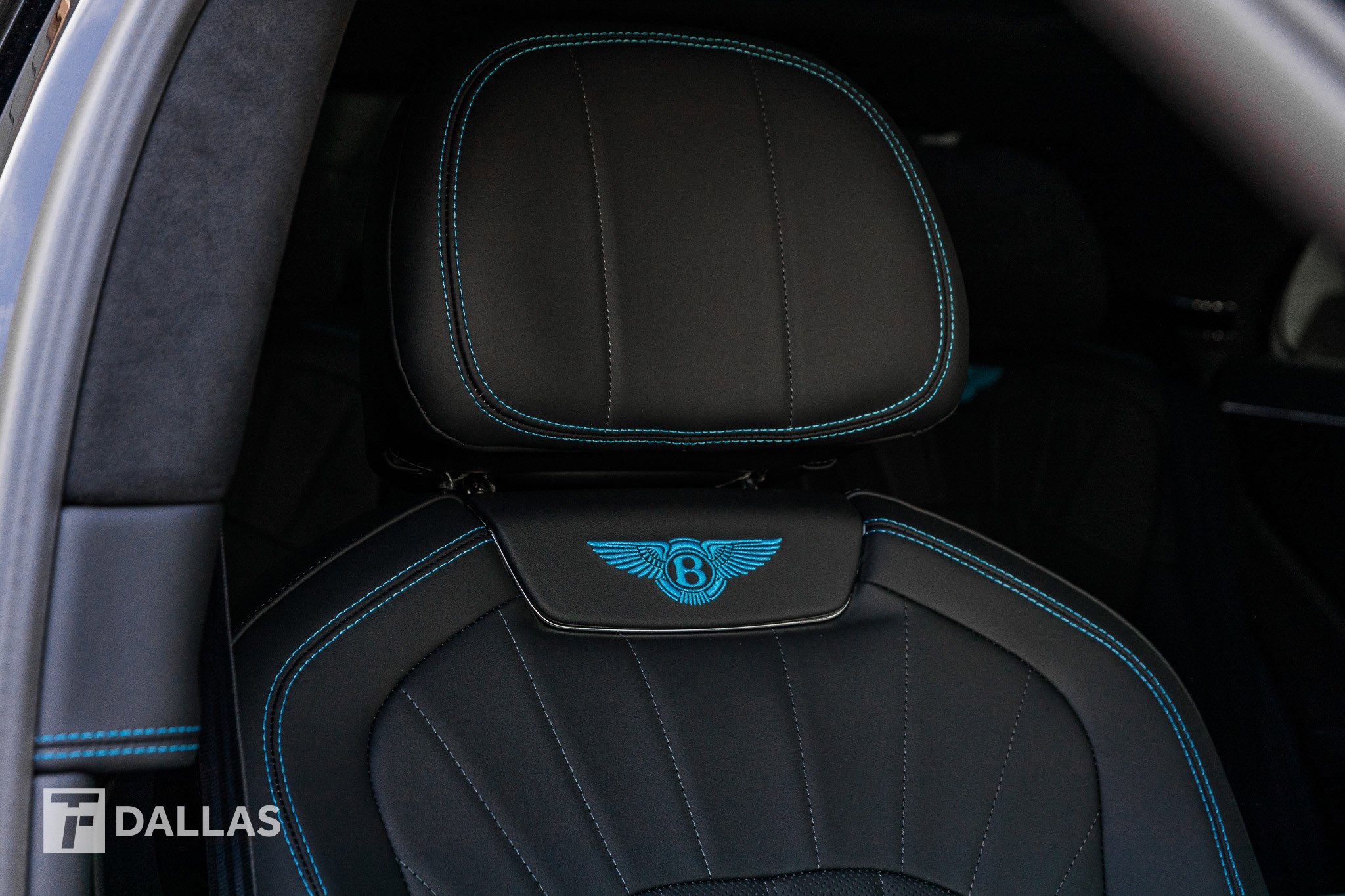 Used 2024 Bentley Flying Spur V8 image 42