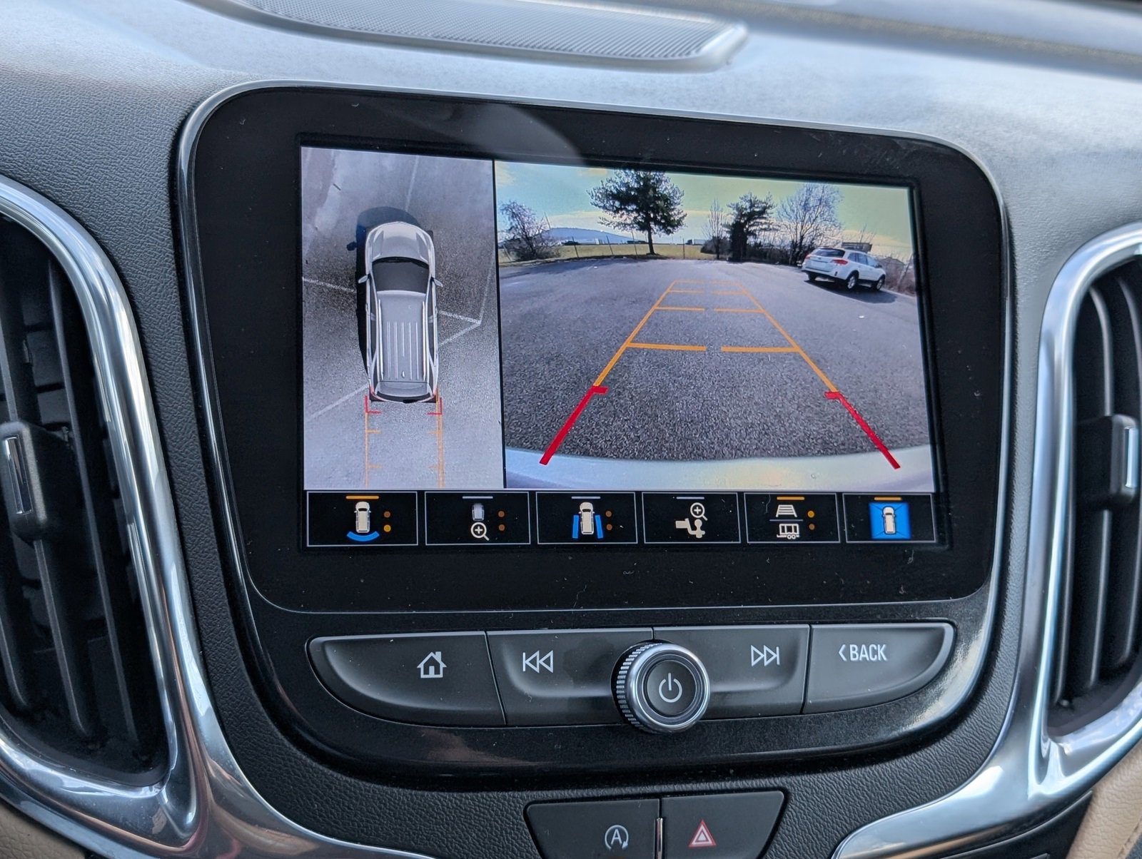 Used 2024 Chevrolet Equinox Premier image 10