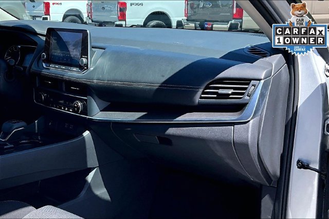 Used 2025 Nissan Rogue SV AWD/4WD image 16