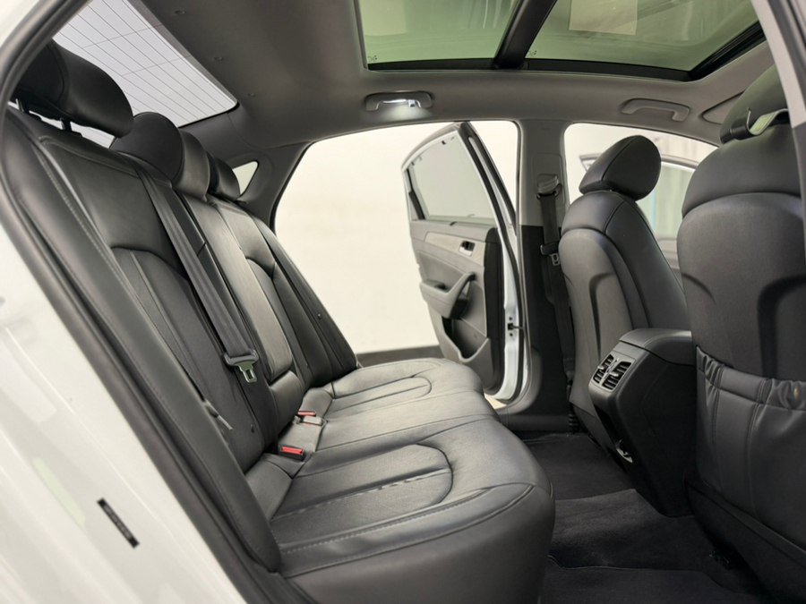 Used 2019 Hyundai Sonata Limited w/ Ultimate Package 04 FWD image 40