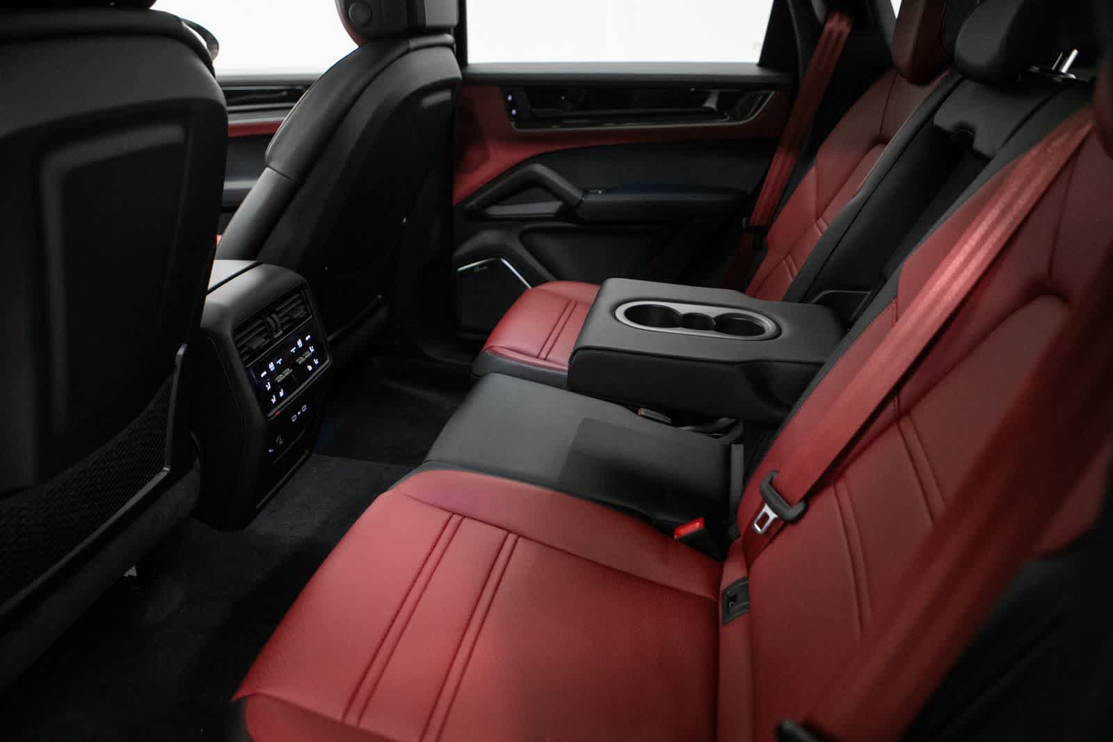 New 2026 Porsche Cayenne Turbo AWD/4WD image 37