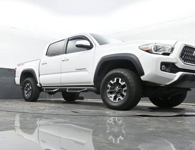 Used 2018 Toyota Tacoma TRD Off-Road image 9
