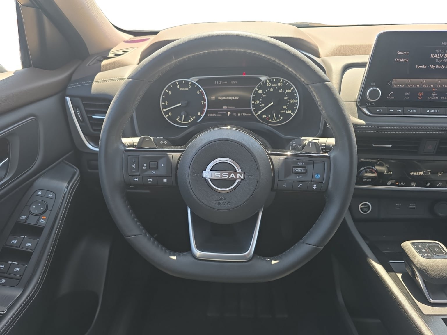 Used 2023 Nissan Rogue SV w/ SV Premium B Package FWD image 13
