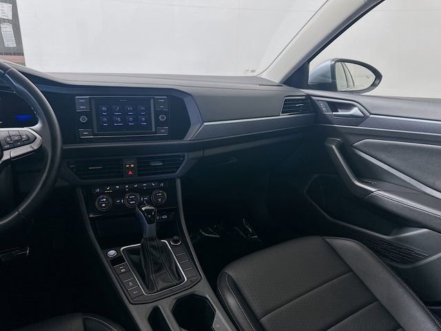 Used 2024 Volkswagen Jetta SE image 24