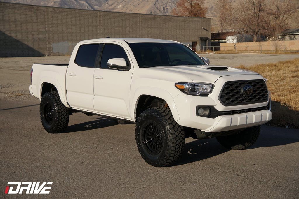 Used 2021 Toyota Tacoma TRD Sport w/ Advanced Technology Package image 2