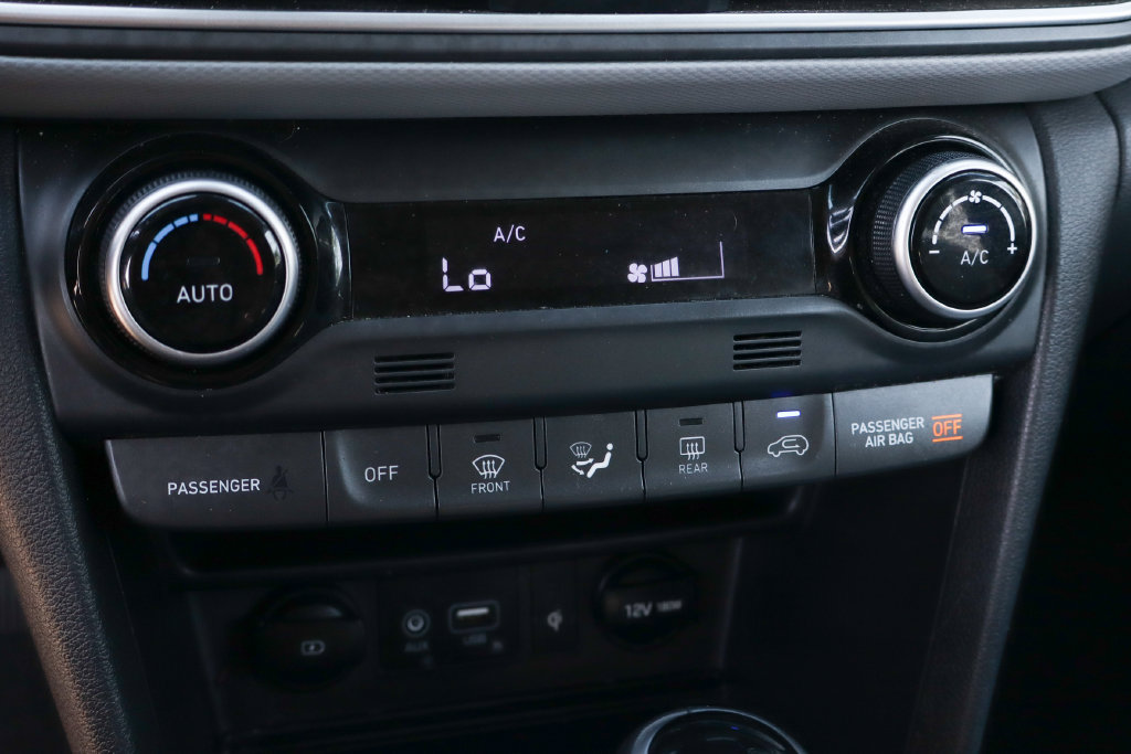 Used 2020 Hyundai Kona Limited AWD/4WD image 34