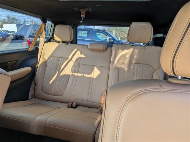 Certified 2023 Jeep Grand Wagoneer L Series III w/ HD Trailer Tow Package image 26