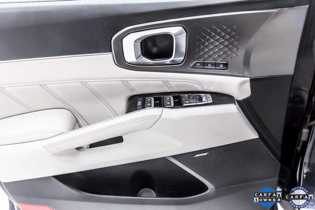 Used 2022 Kia Sorento SX Prestige w/ Panoramic Sunroof Package image 25