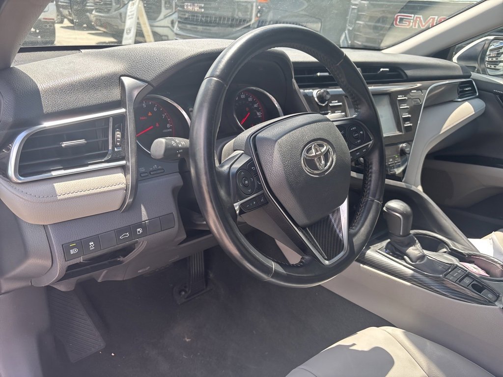 Used 2018 Toyota Camry XSE image 28