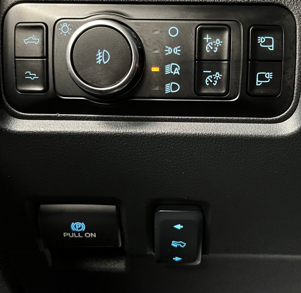 Used 2025 Ford F350 Platinum w/ Tremor Off-Road Package AWD/4WD image 32