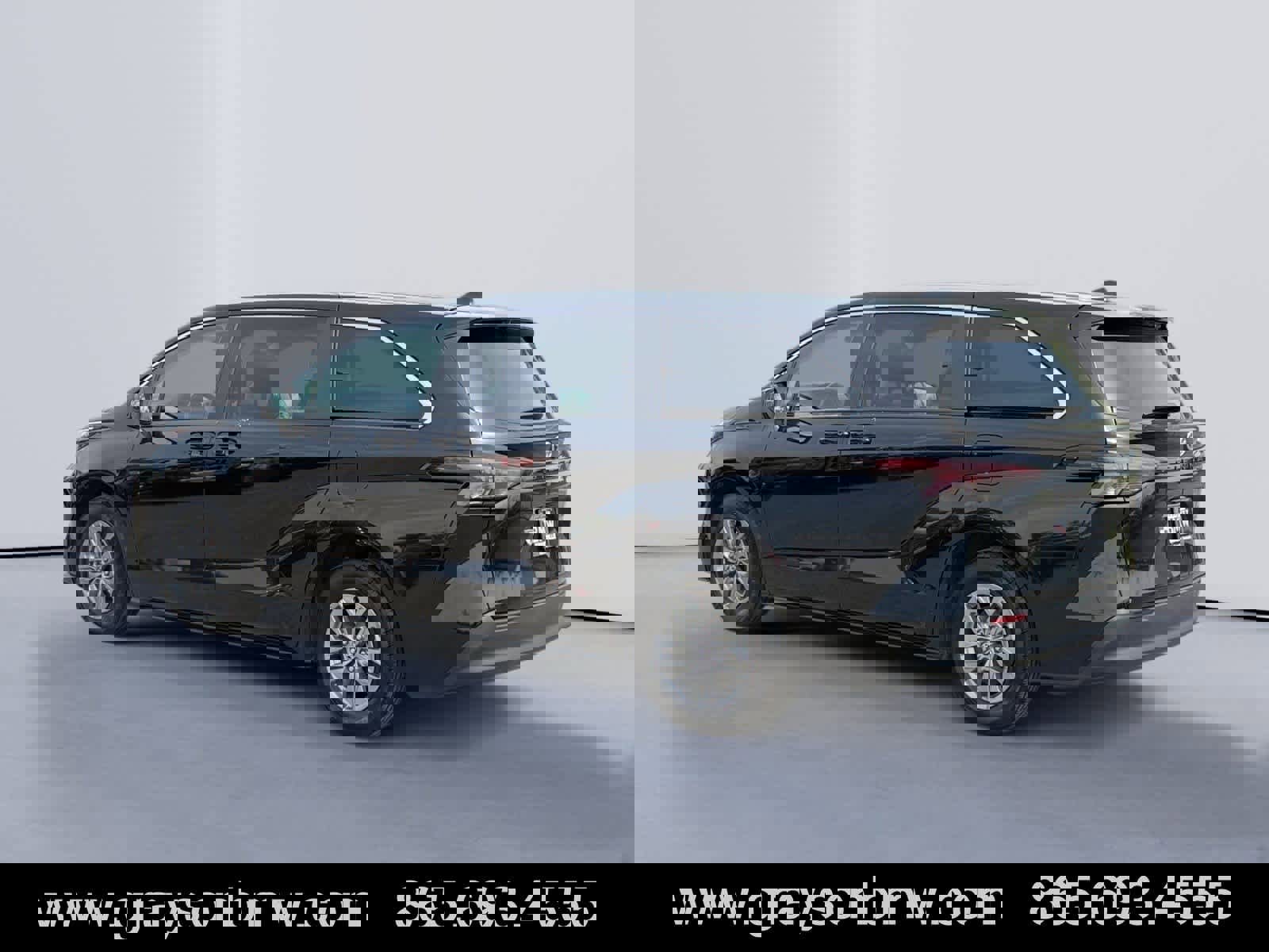 Used 2024 Toyota Sienna LE FWD image 5