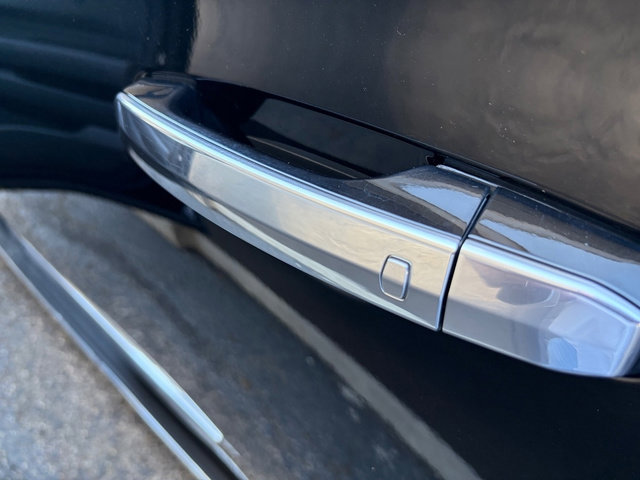 Used 2018 Cadillac Escalade Luxury w/ LPO, Radiant Package image 41