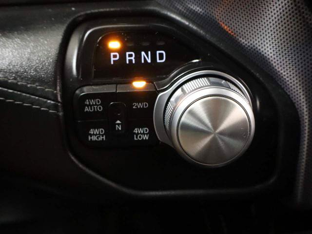 Used 2020 RAM 1500 Limited w/ Black Appearance Package AWD/4WD image 24