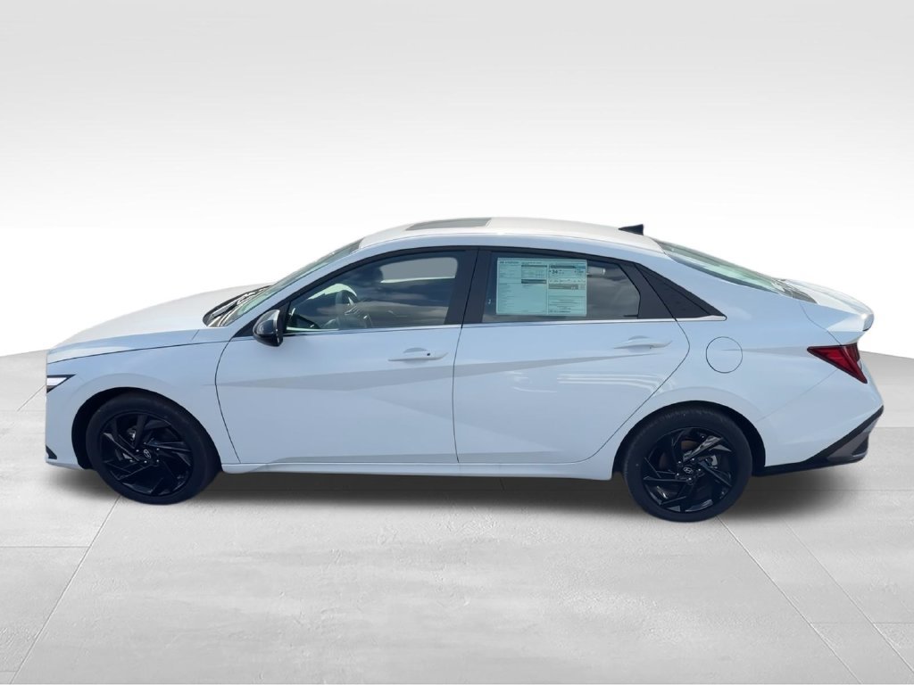 New 2026 Hyundai Elantra SEL Sport Premium FWD image 5