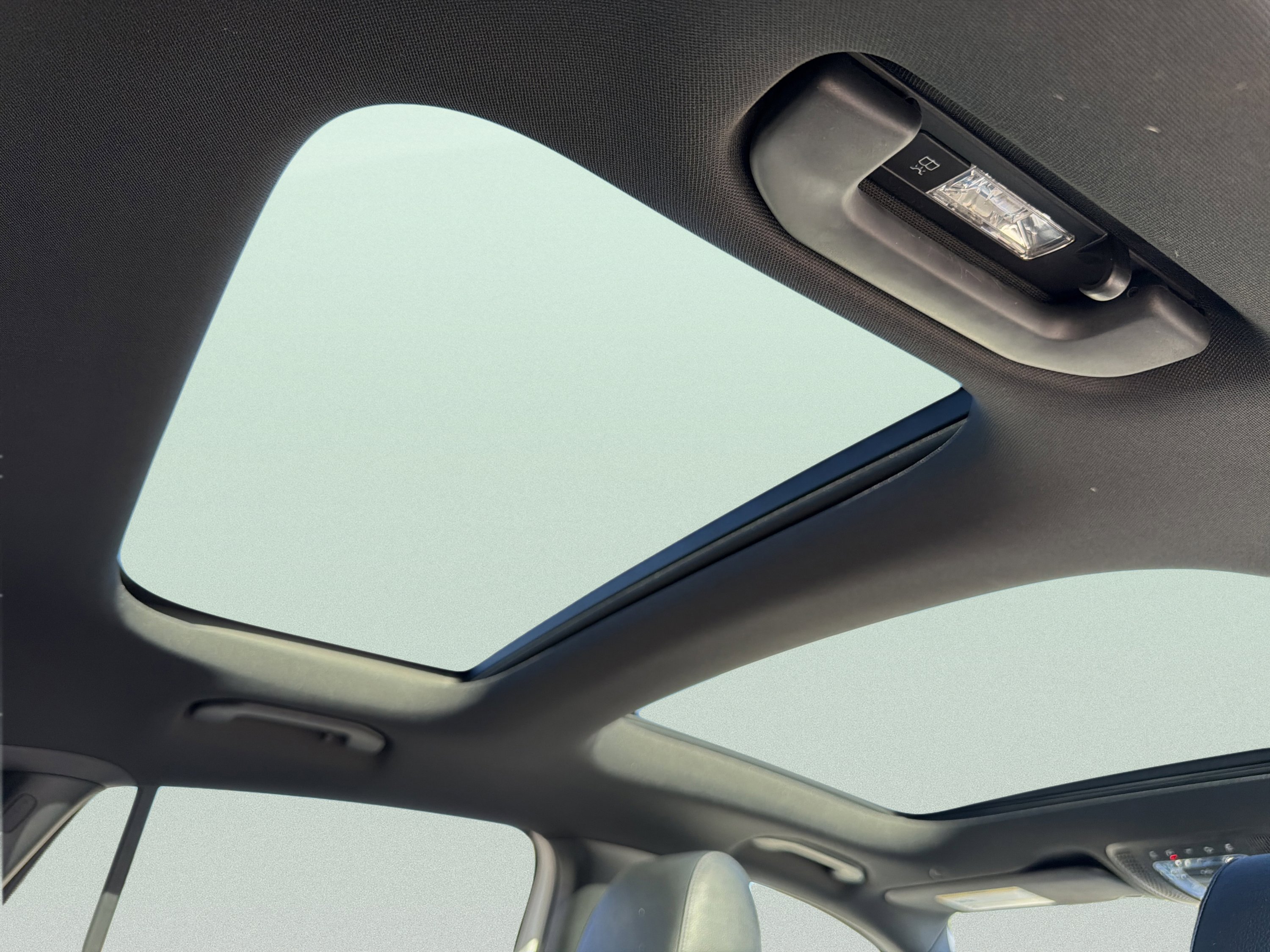 Used 2021 Mercedes-Benz GLA 250 4MATIC w/ Premium Package image 29