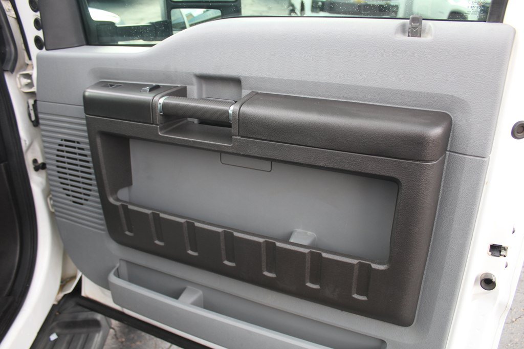 Used 2014 Ford F550 4x4 Regular Cab Super Duty image 22