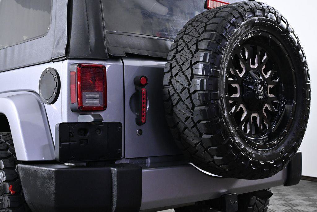 Used 2016 Jeep Wrangler Unlimited Sahara image 8