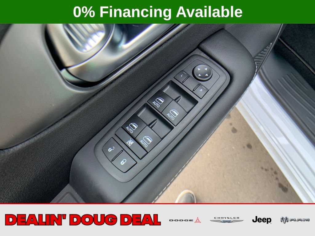 New 2026 Chrysler Pacifica Select w/ S Appearance Package AWD/4WD image 11