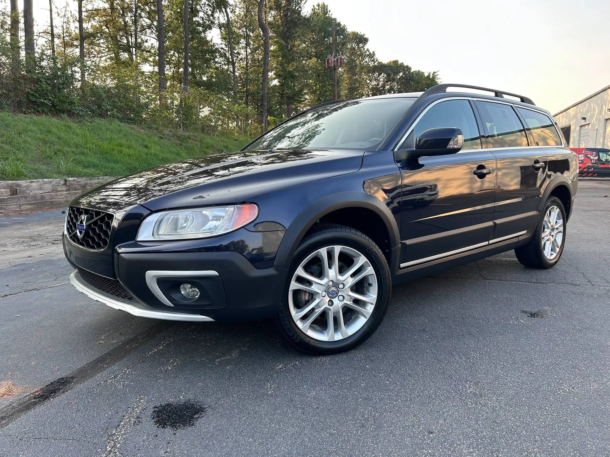 Used 2016 Volvo XC70 T5 Premier w/ Proximity Package AWD/4WD image 9