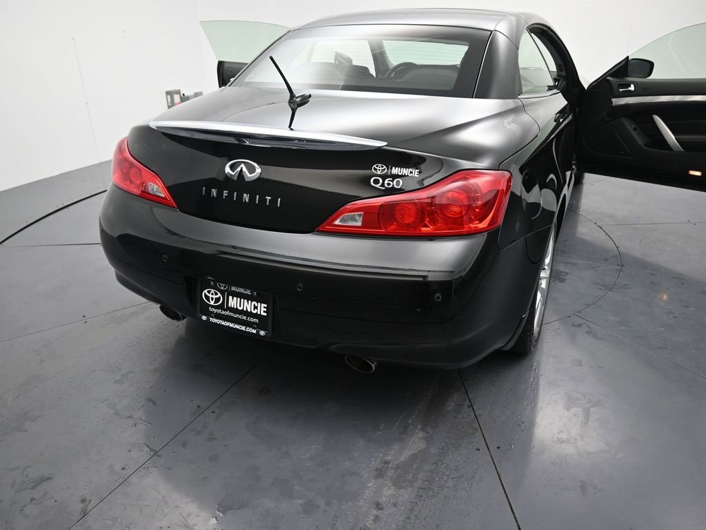 Used 2014 INFINITI Q60 Convertible w/ Premium Package image 17
