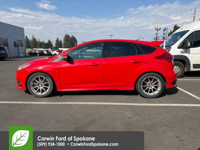 Used 2017 Ford Focus ST FWD image 8