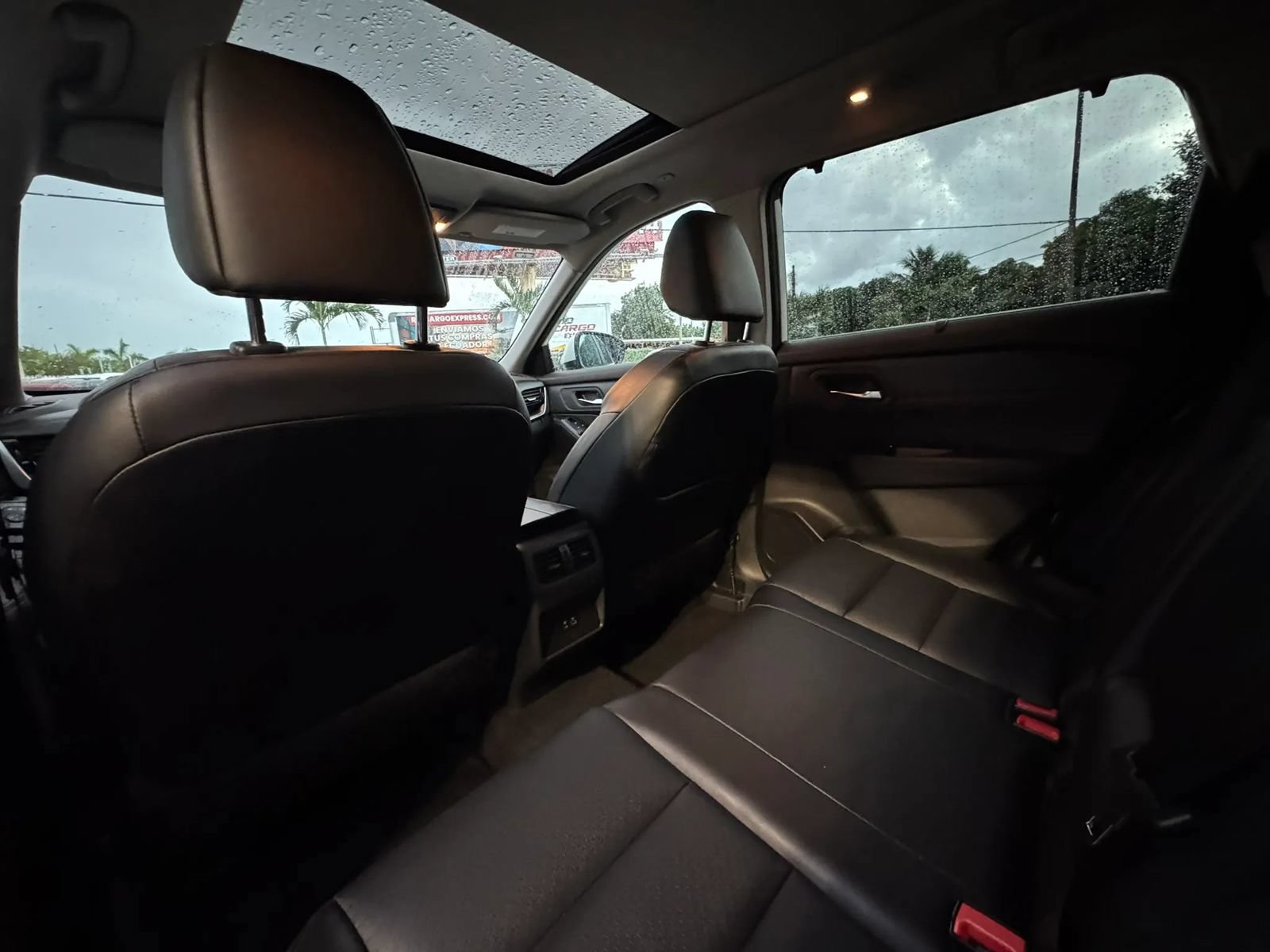 Used 2023 Nissan Rogue SV w/ SV Premium Package FWD image 10