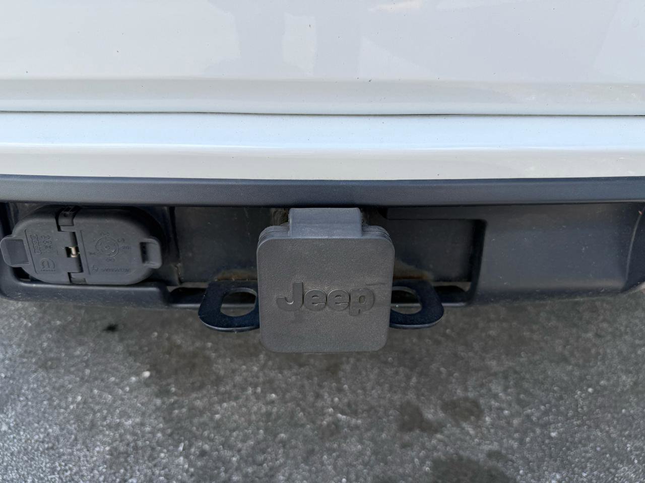 Used 2018 Jeep Grand Cherokee Overland AWD/4WD image 8