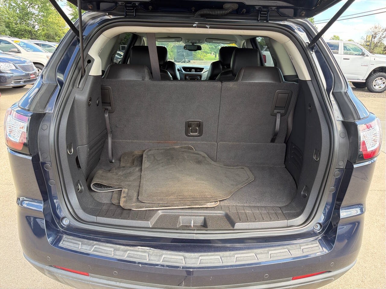 Used 2015 Chevrolet Traverse LT FWD image 19