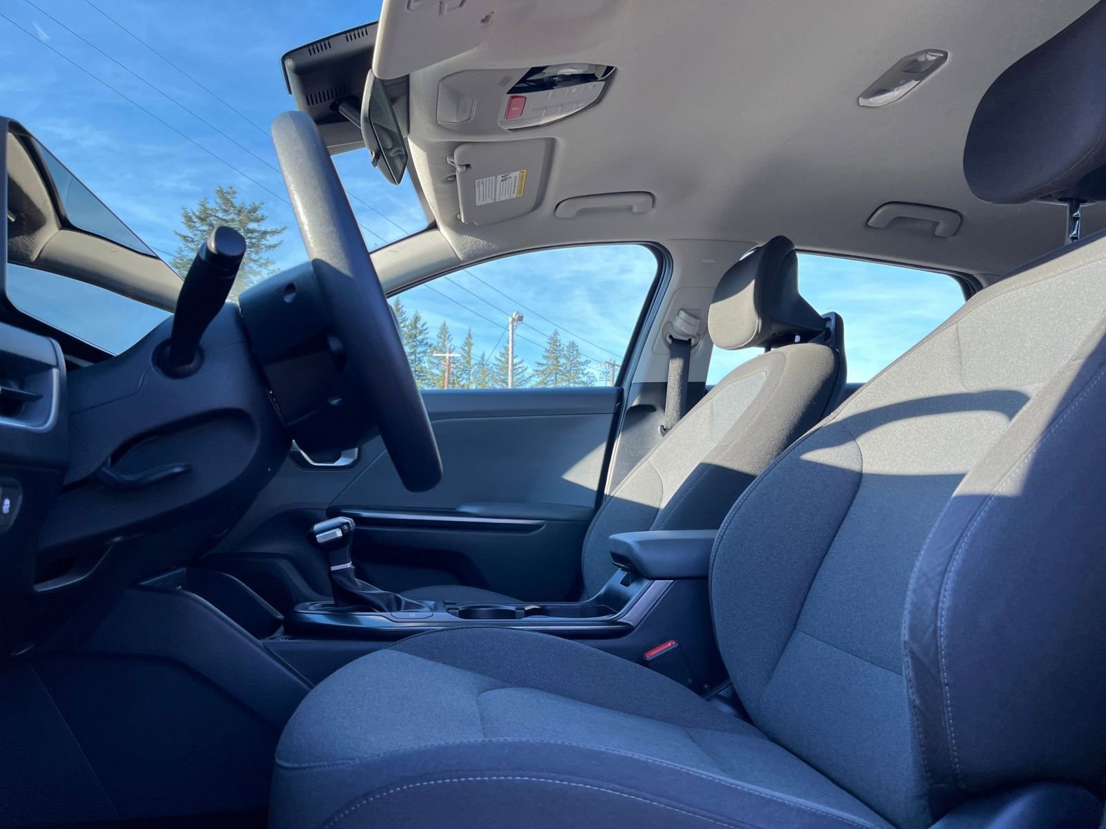 Used 2025 Kia K4 LXS image 25