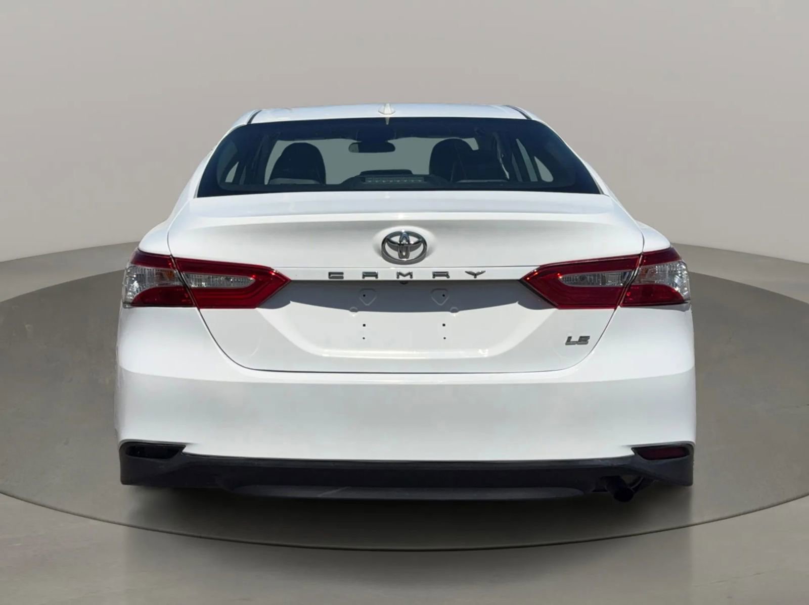 Used 2020 Toyota Camry LE FWD image 4