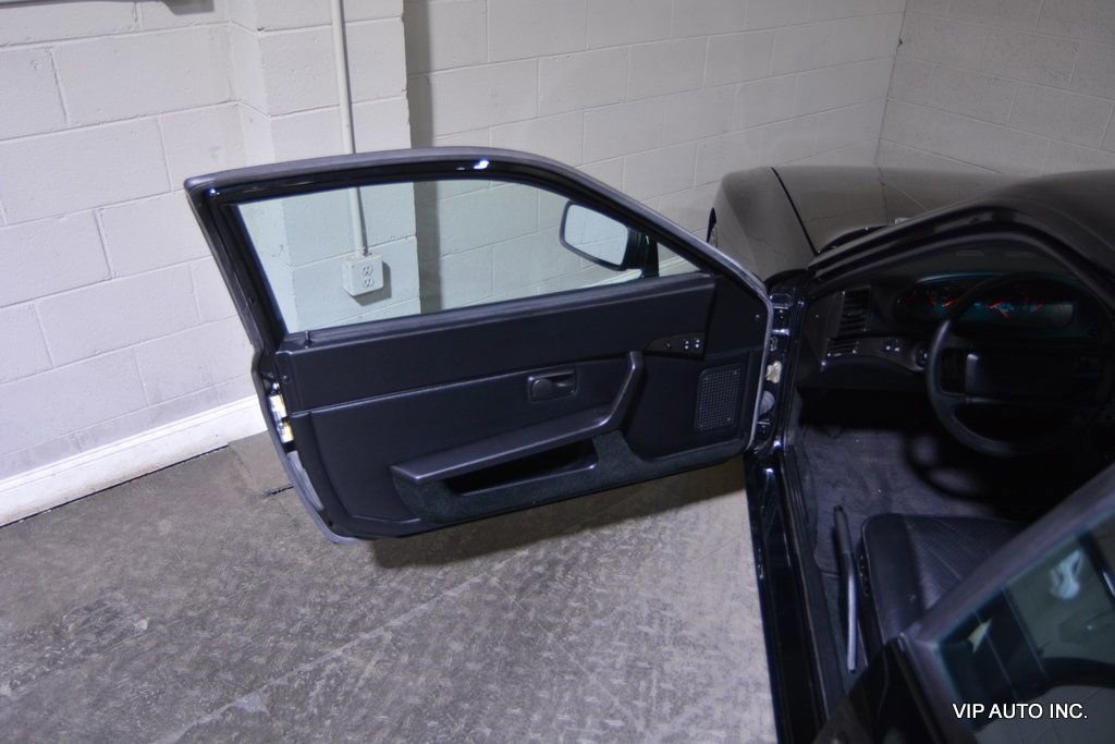 Used 1986 Porsche 944 Coupe image 7