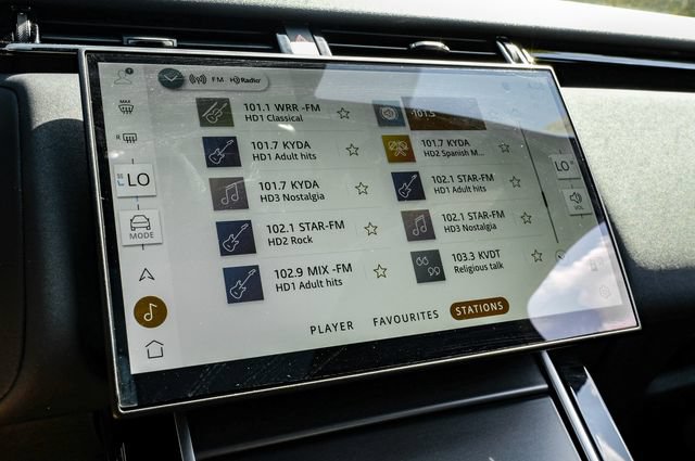 New 2026 Land Rover Range Rover Velar S AWD/4WD image 34
