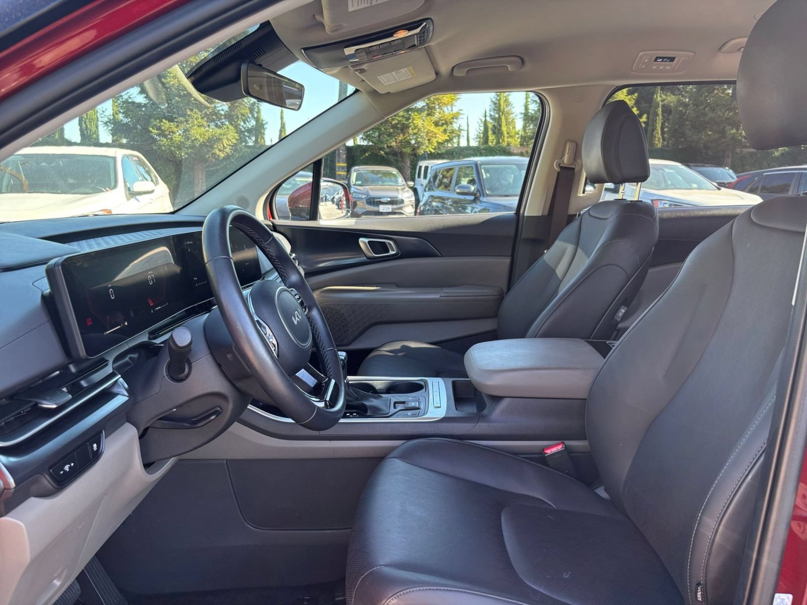 Used 2026 Kia Carnival FWD image 28