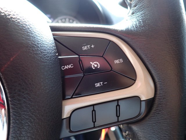 Used 2015 Jeep Renegade Limited w/ Trailer Tow Group AWD/4WD image 18