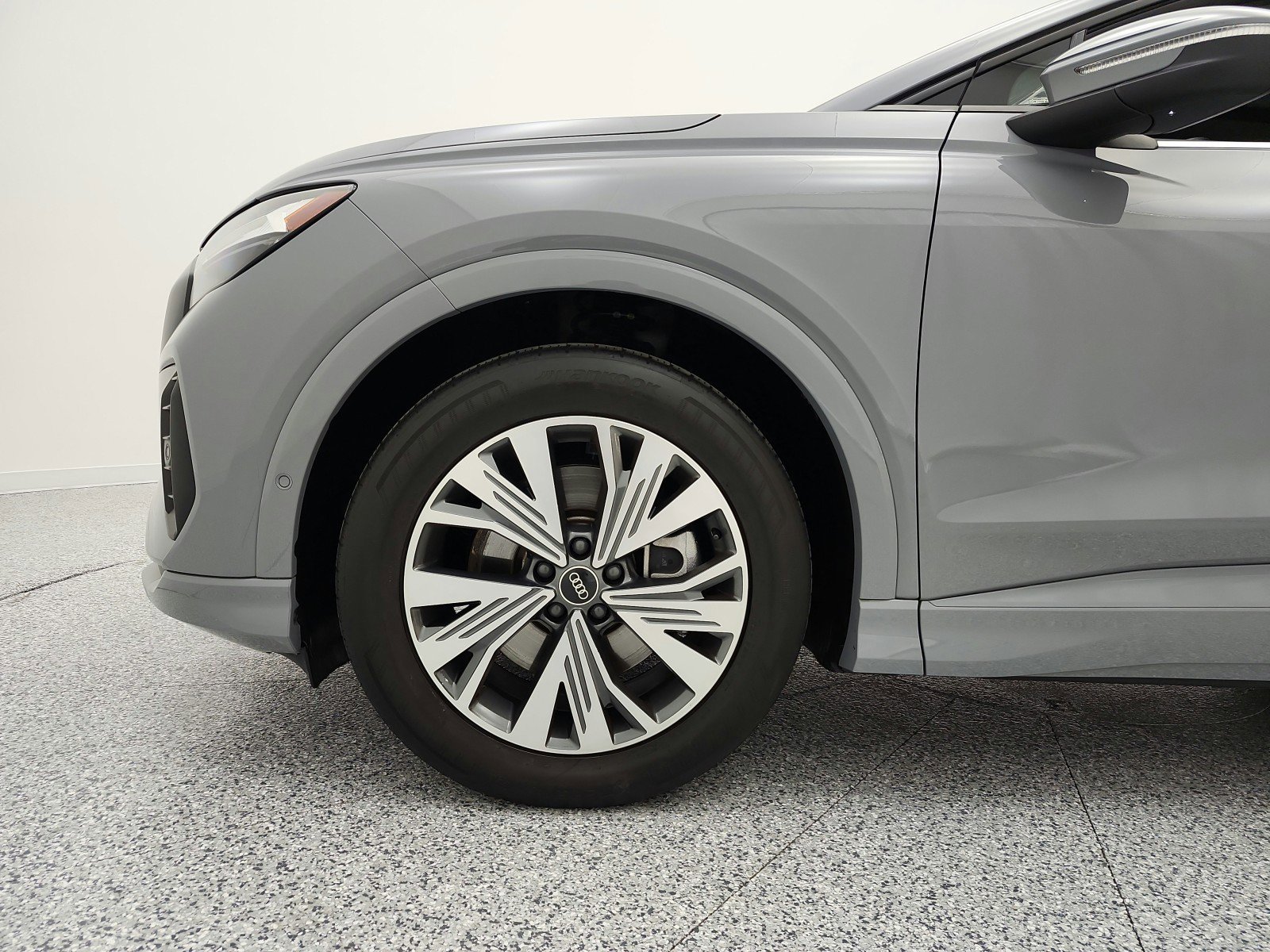 Used 2023 Audi Q4 e-tron Premium Plus w/ Premium Plus RWD image 17