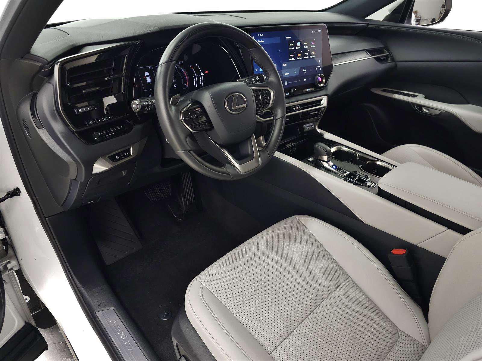 Used 2023 Lexus RX 350 Premium w/ Accessory Package (Z1) image 14