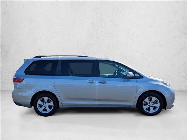 Used 2015 Toyota Sienna LE image 4