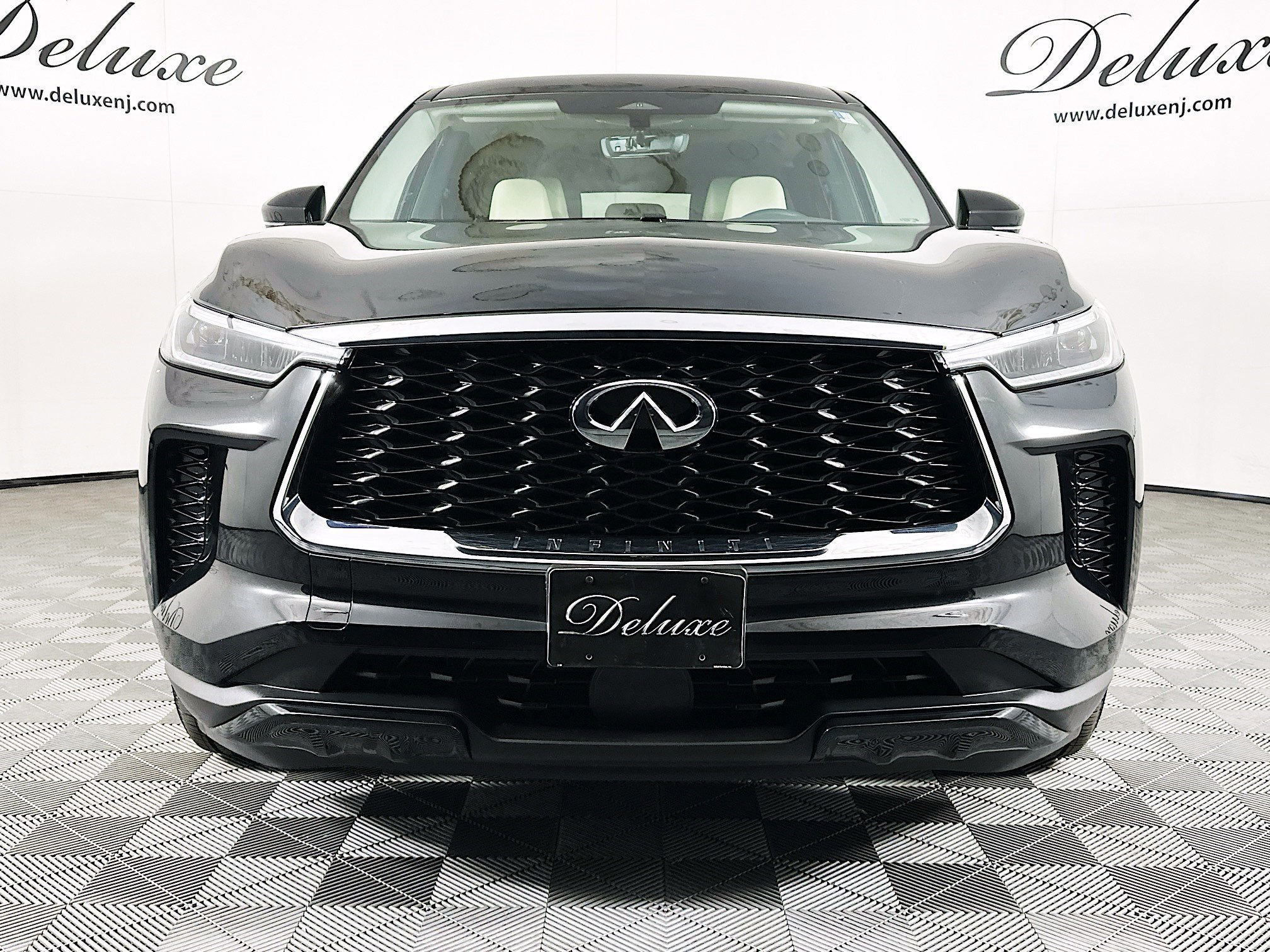 Used 2025 INFINITI QX60 Pure image 2