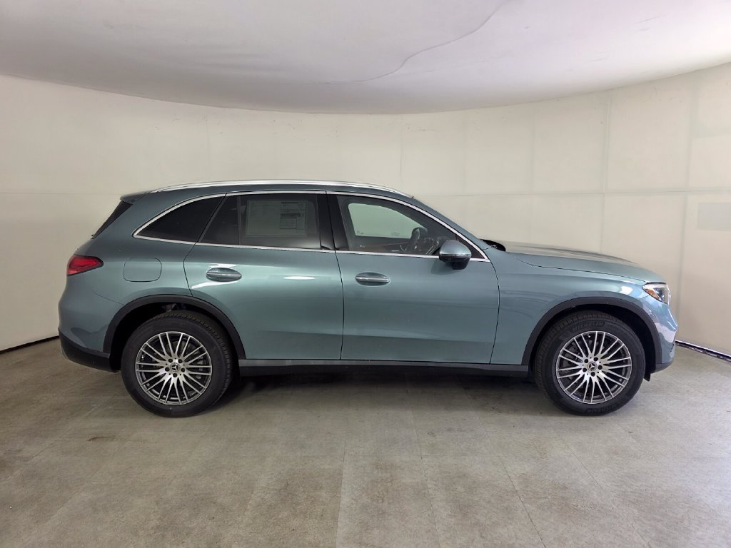 New 2027 Mercedes-Benz GLC 300 4MATIC image 3
