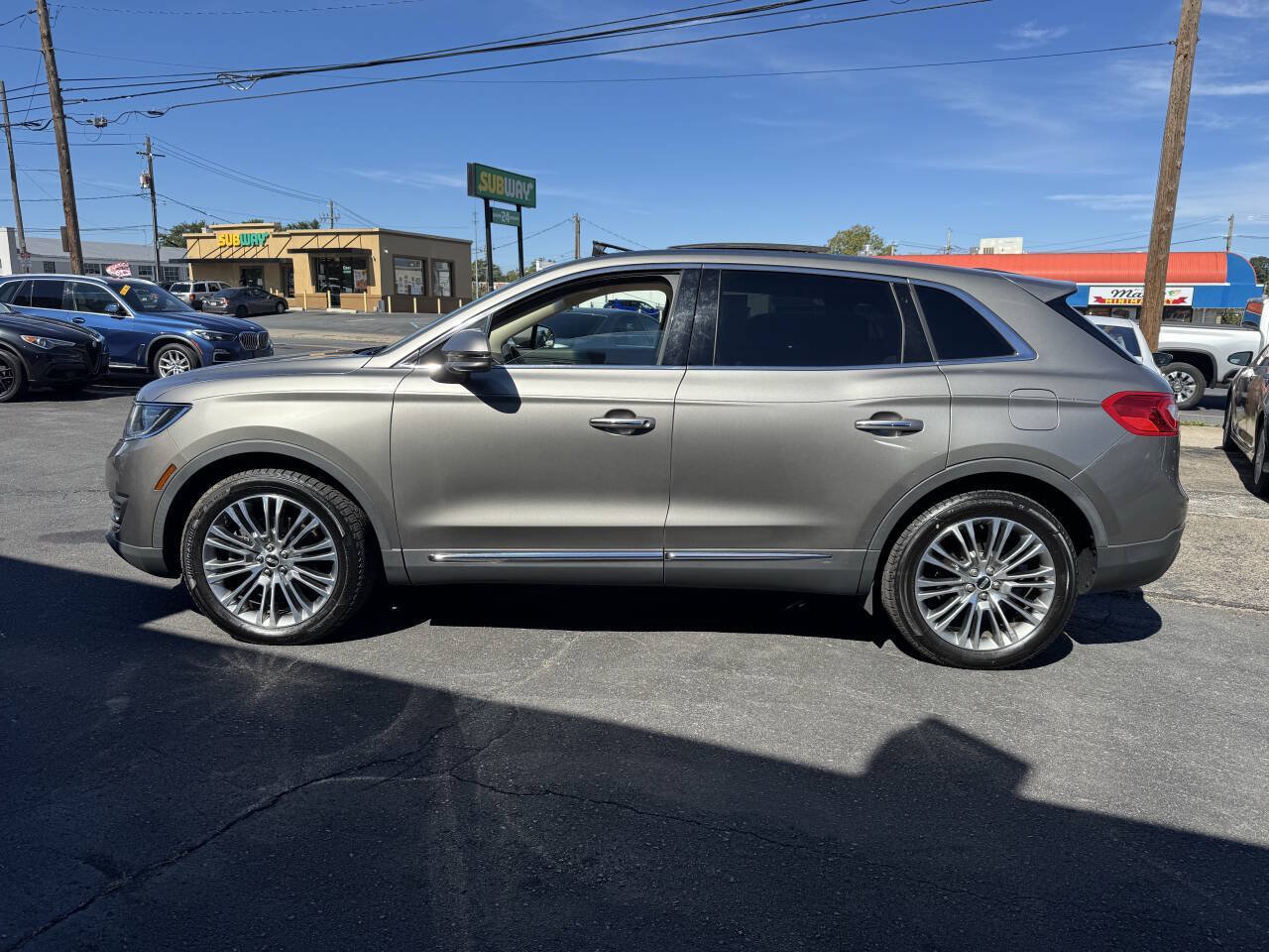 Used 2016 Lincoln MKX Reserve w/ Climate Package AWD/4WD image 3