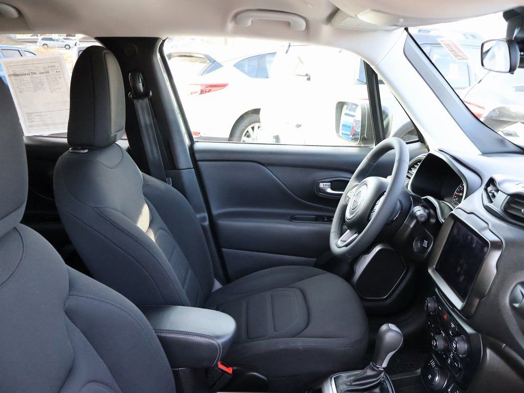 Used 2022 Jeep Renegade Latitude image 8