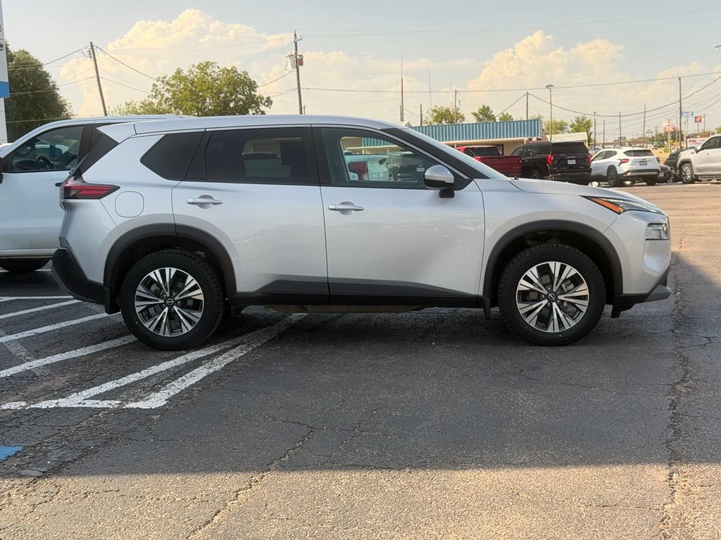 Used 2023 Nissan Rogue SV FWD image 4