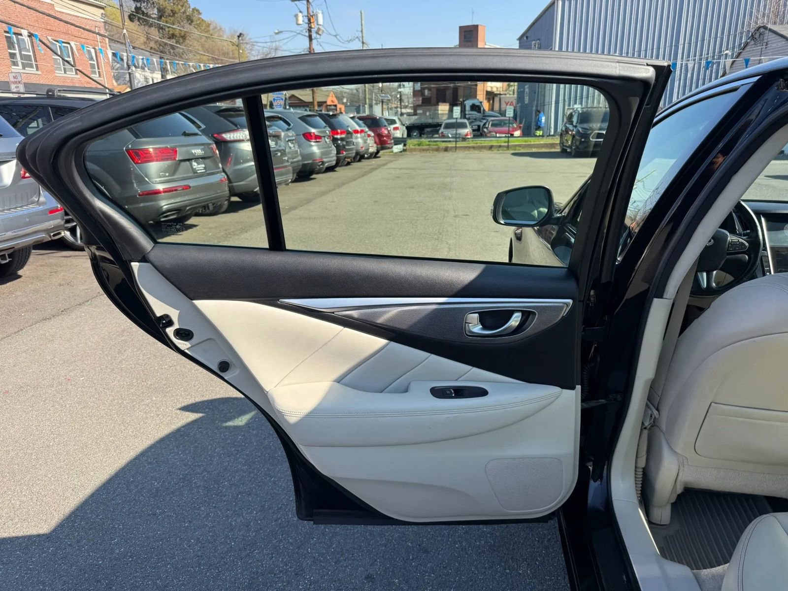 Used 2014 INFINITI Q50 2.0t w/ Moonroof Package AWD/4WD image 40