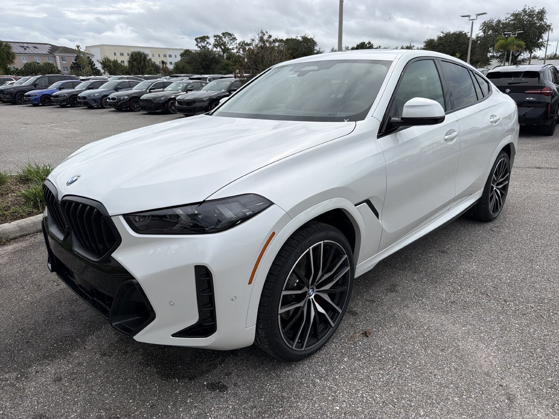 New 2027 BMW X6 xDrive40i w/ Executive Package AWD/4WD image 8