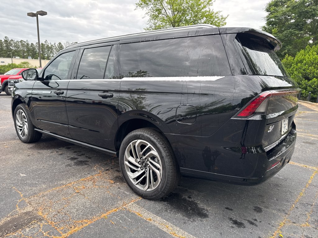 New 2026 Lincoln Navigator L Reserve AWD/4WD image 8