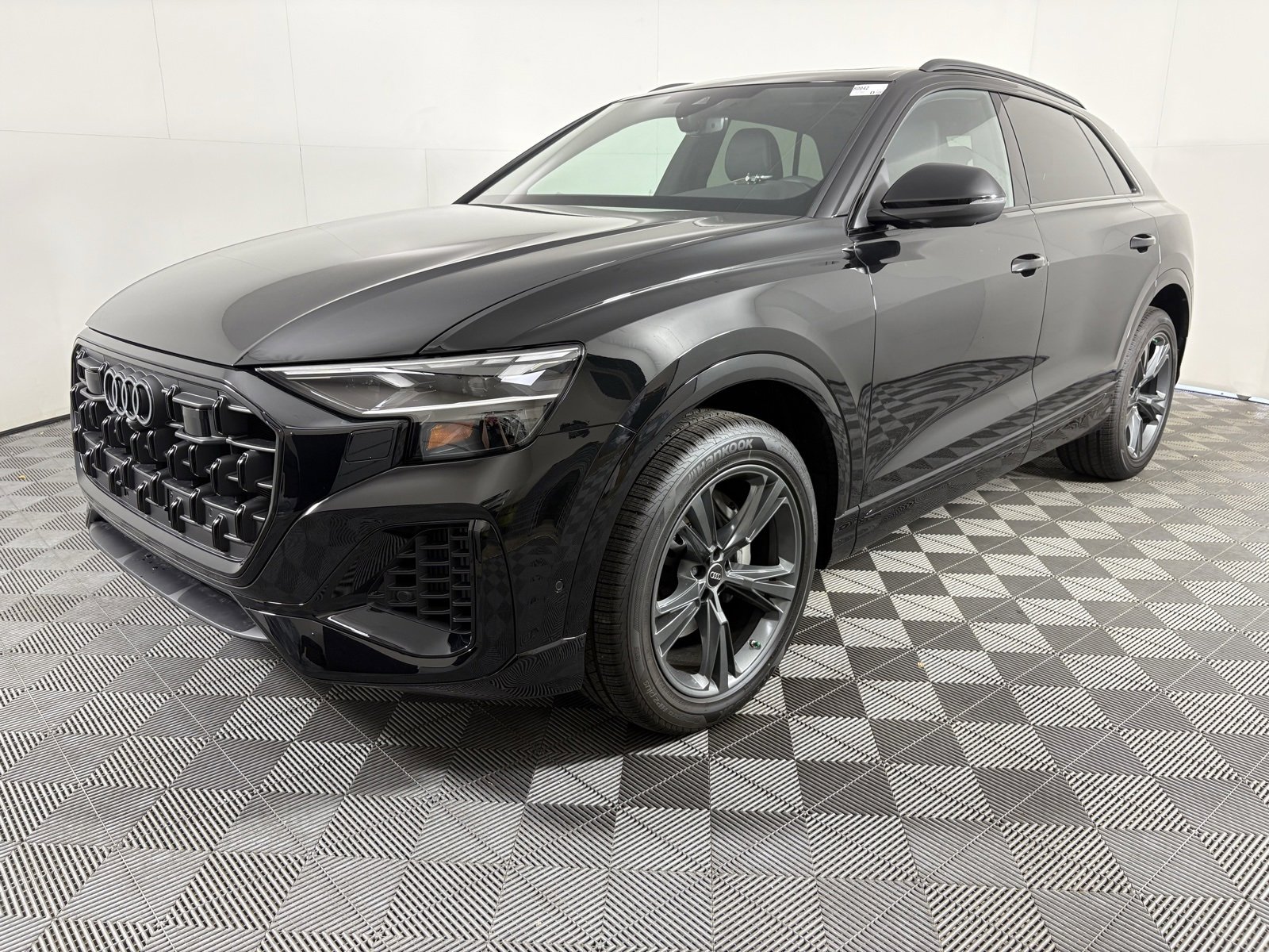 New 2026 Audi Q8 Premium image 3