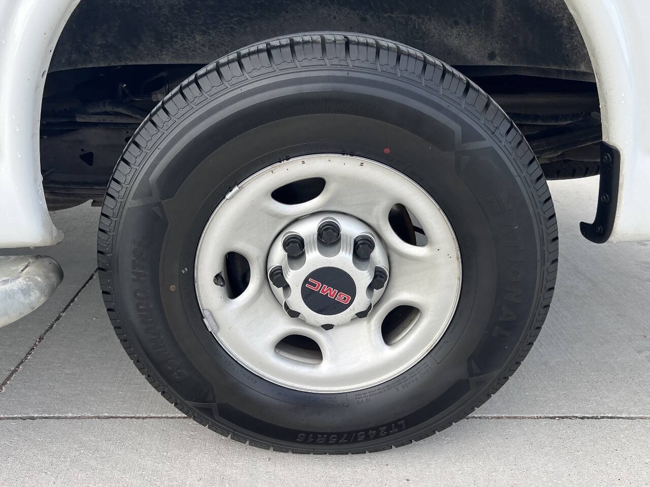 Used 2019 GMC Savana 2500 w/ Driver Convenience Package RWD image 19
