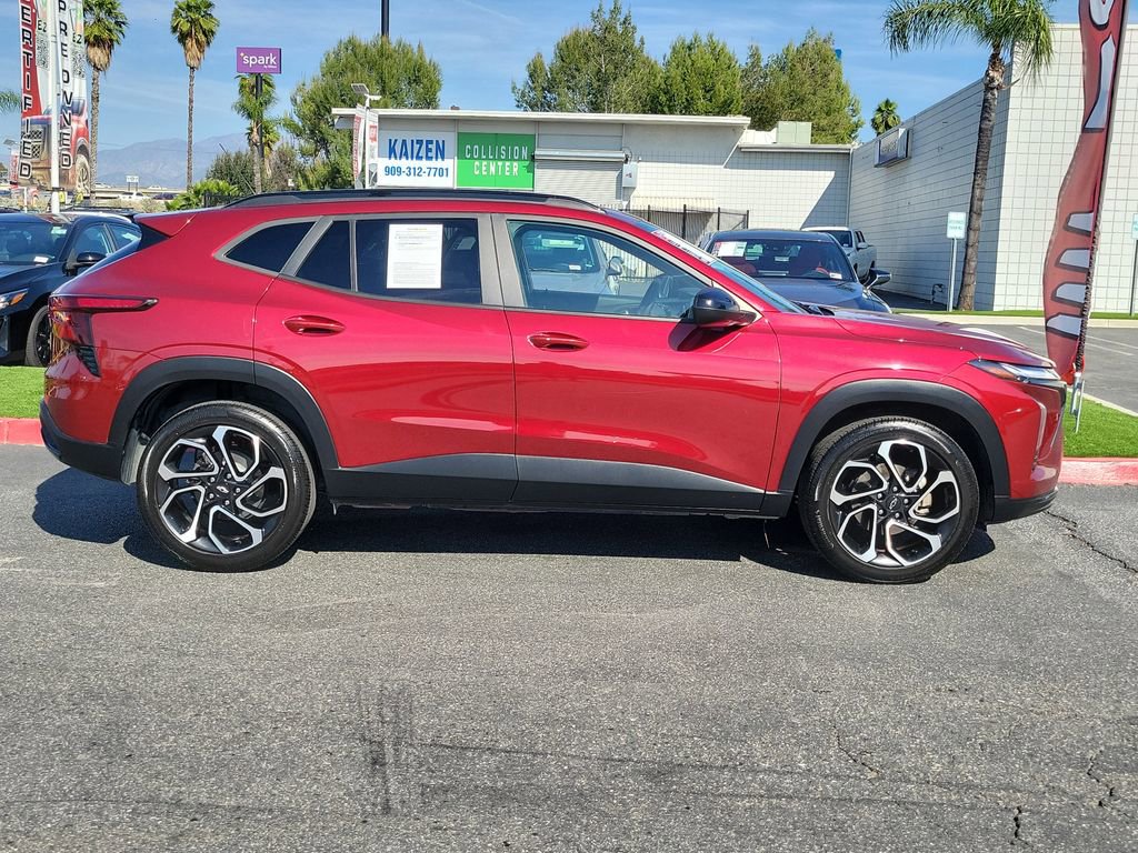 Used 2024 Chevrolet Trax RS w/ Sunroof Package image 33