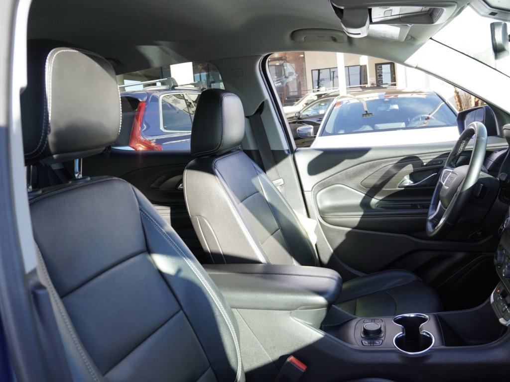 Used 2024 GMC Terrain SLT image 20
