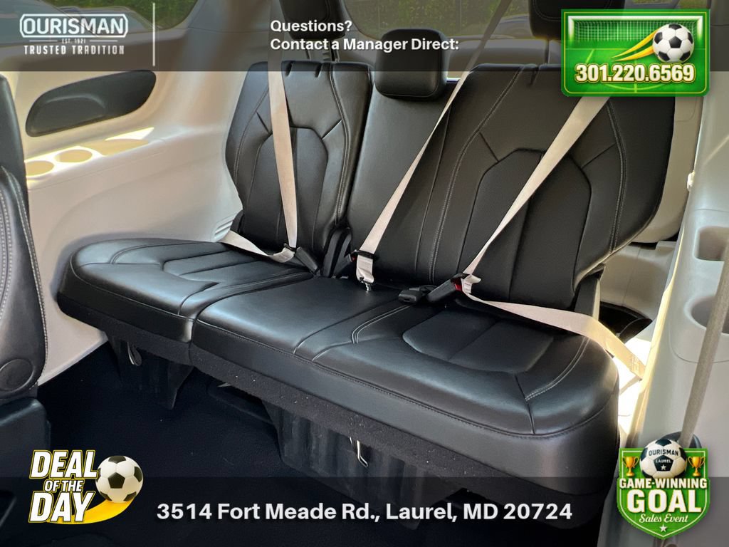 Used 2024 Chrysler Pacifica Touring-L FWD image 20